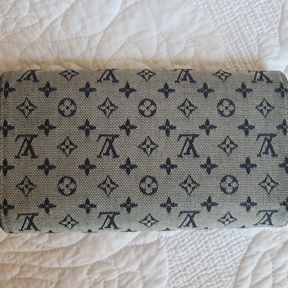 Authentic Louis Vuitton Lin wallet - Picture 4 of 9